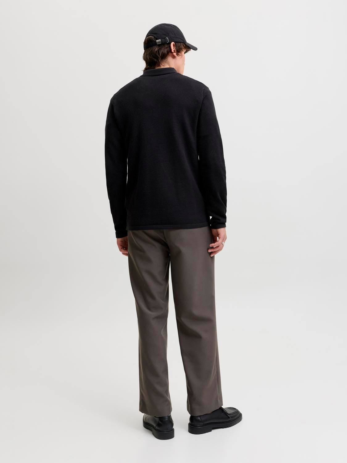 model_shot-back